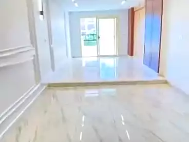 شقق للبيع في شارع الاربعين، بيانكي، 160 متر