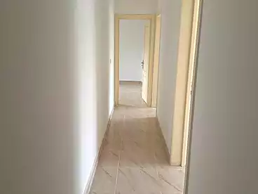 في شارع 11، المنطقه الأولى عمارات، 125 متر