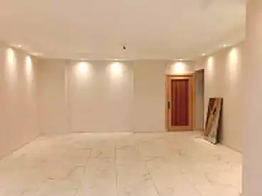 Apartments For sale in Seventh Neighborhood, Zahraa El Maadi, 210 sqm