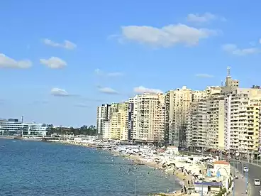 شقق مفروشة للبيع في طريق الجيش، المندرة، 114 متر