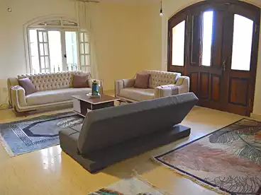 in El Loutas St., Neighborhood 13th, 250 sqm