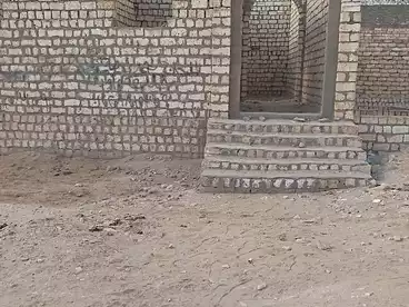 Building For sale in Manteqat El Senaat El Motawaseta, Beni Suef City, 100 sqm