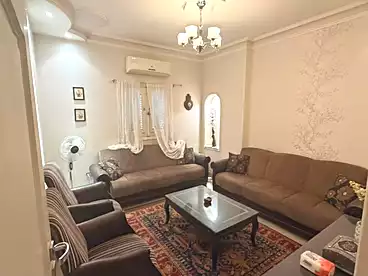 في احمد عكاشة، شارع د، 200 متر