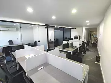 إداري للإيجار في ريحانة بلازا - مرشدي جروب، كمبوند بالمعادي، 100 متر