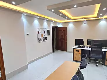مقر إداري للبيع في شارع جرين، محرم بك، 120 متر