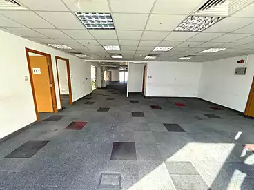 Offices For rent in Northern 90th St., 90th Street, 600 sqm