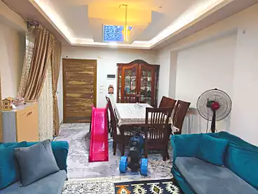 شقق للبيع في شارع سلطان خطاب، اللبيني، 100 متر