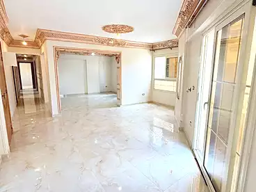 شقق للإيجار في جناكليس، الاسكندرية، 165 متر
