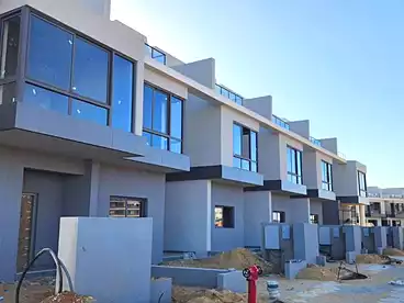 Town House For sale in Bloomfields Compound - Tatweer Misr, Compounds in El Mostakbal City, 190 sqm
