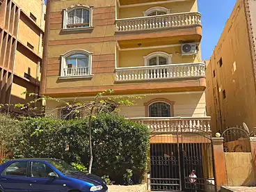 عمارات للبيع في المجاورة الثالثة، الحي الأول، 800 متر