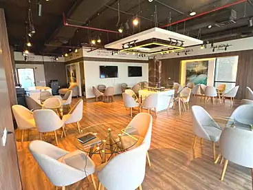 Offices For rent in Northern 90th St., 90th Street, 233 sqm