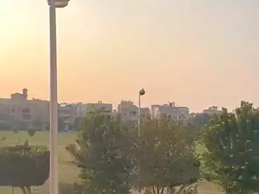 سكني للبيع في شارع لطفي حسونة، جنوب الاكاديميه (ج)، 200 متر