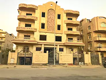 للبيع في شارع سامح جادو، القرية السياحية السادسه، 2870 متر