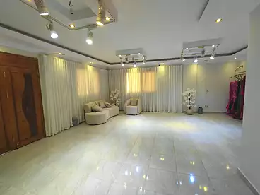 Duplex For rent in El Shaikh Abdul Galil Issa St., El Banafsag 8, 350 sqm