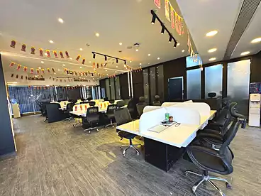 in Northern 90th St., 90th Street, 350 sqm