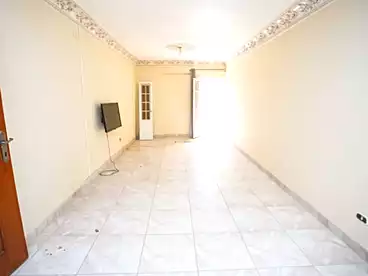 شقق للبيع في شارع بورسعيد، كامب شيزار، 120 متر