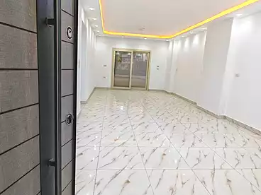 شقق للإيجار في شارع رايل، منشية عين حلوان، 130 متر