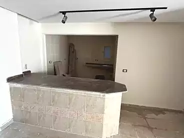 شقق للبيع في شارع الاربعين، بيانكي، 100 متر