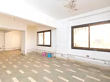 مكاتب للبيع في شارع السلطان حسين، محطة الرمل، 395 متر