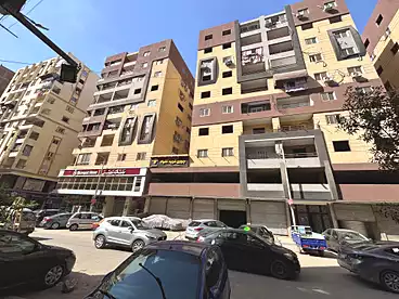 في منشية التحرير، عين شمس، 1500 متر