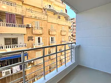 شقق للبيع في شارع محمود العيسوي، سيدي بشر بحري، 165 متر
