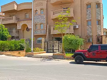 شقق للبيع في شارع علي لبيب جابر، النرجس 4، 300 متر