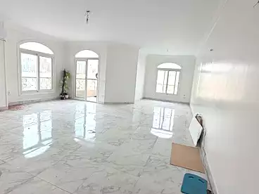 in El Khamseen St., Zahraa El Maadi, 250 sqm