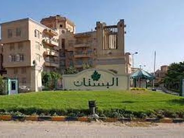 شقه بجاردن 200 م للبيع بكمبوند البستان موقع مميز