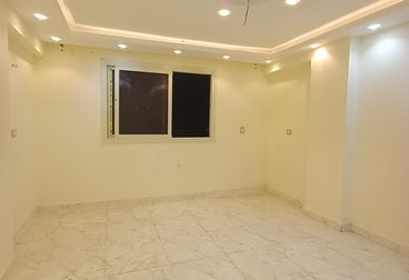 شقه للبيع 90م