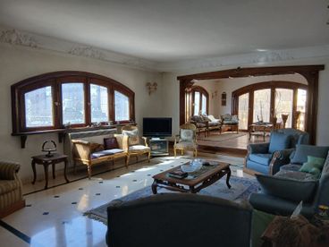 listing-image