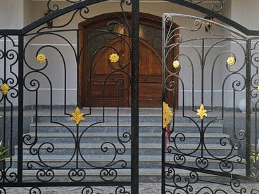 listing-image