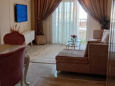 شقه عريس للبيع جاهزه للسكن ـ الطوابق مسجد المدينه دقيقتين من سلم الدائري 110متر صافي ف شارع هادي
