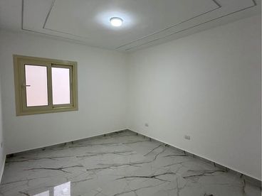 شقة للبيع لاصحاب الذوق الرفيع في شارع العيسوى الرئيسي بتشطيب راقي جدا المساحة: ١٠٥ متر