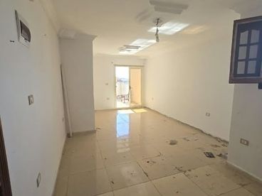 شقة للبيع ثالث نمره من عبد الناصر بجوار كافيه بح بح   مساحه 130 متر