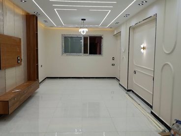 شقة للبيع تشطيب سوبر لوكس اول سكن  شقه تمليك بالدور السابع اسنانسير ثلاث غرف وريسبشن 2حمام مطبخ