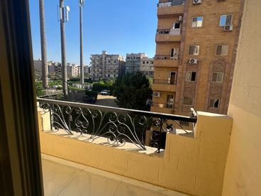 شقه للبيع في 6 اكتوبر  ١٤٠ م