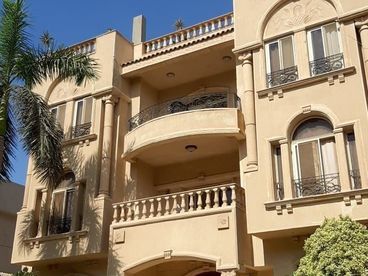 سكني 215 M² For sale in Ismael Yassin St.