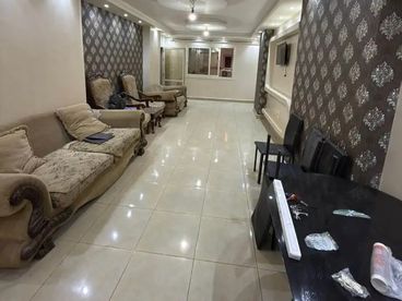 شقه للبيع 160م