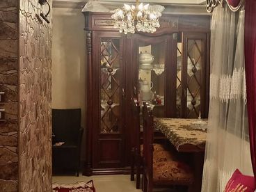 شقه للبيع أمام نادي المقاولون موقع متميز المساحه 150متر توضيب التر سوبر لوكس 3غرف 2حمام ريسبشن