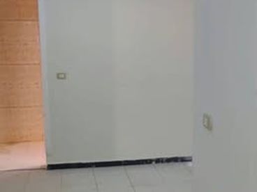 شقه 120 متر تاني نمرة من شارع العشرين فيصل