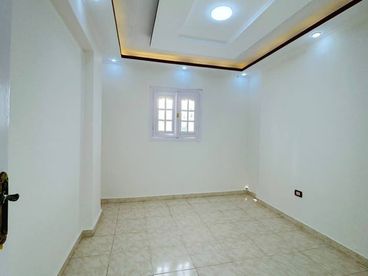 شقه للبيع ١٠٠م