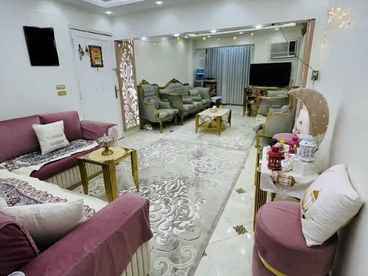 للبيع شقة بشارع العشرين  مساحة ١١٠ متر
