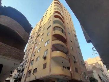 شقه للبيع 100م