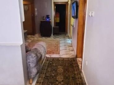 شقه للبيع و الاستثمار دور التاني مساحه 100 متر  بها بلكونه ع شارع العشرين ف العشرين فيصل