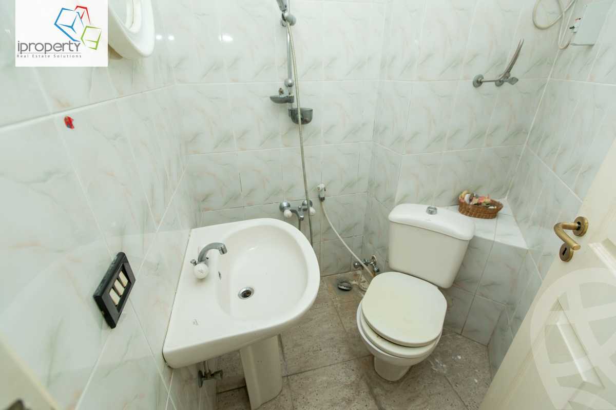 https://aqarmap.com.eg/ar/listing/3780684-for-rent-alexandria-kafr-abdo-sant-giyn-st