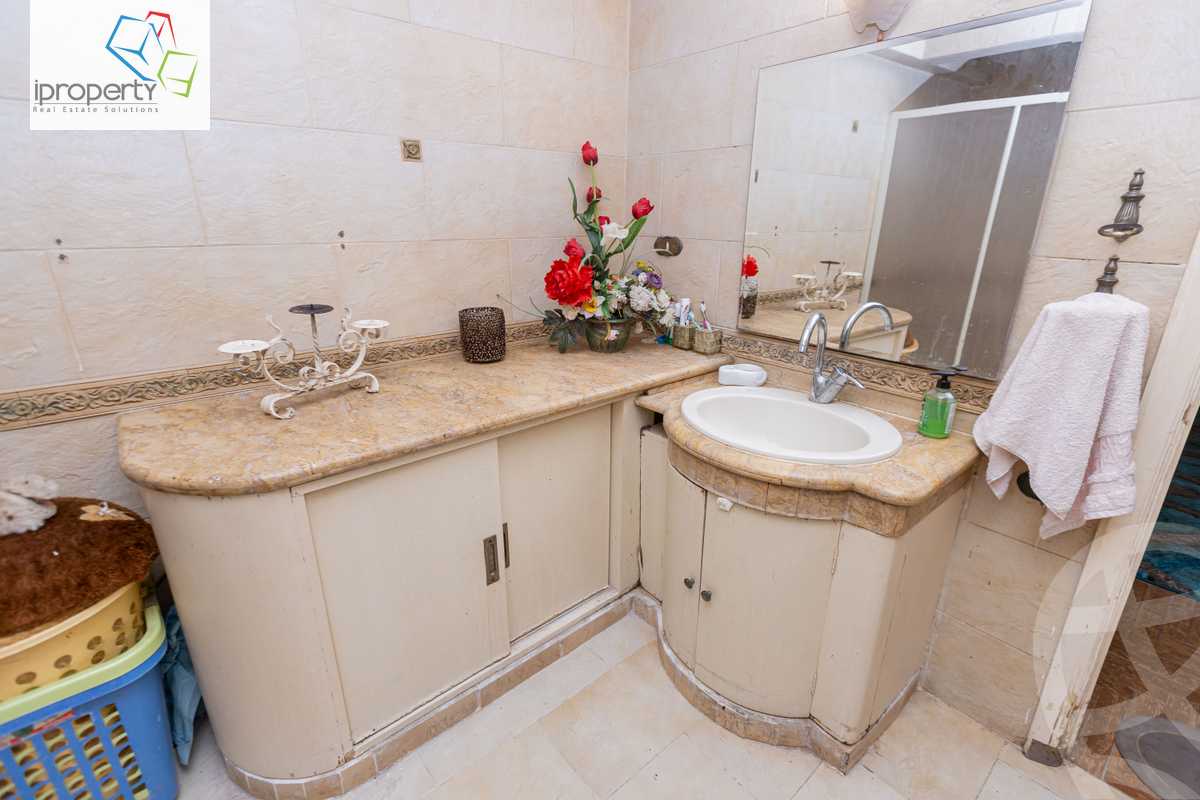 https://aqarmap.com.eg/en/listing/6020838-for-sale-alexandria-lauran-shaarawy-st
