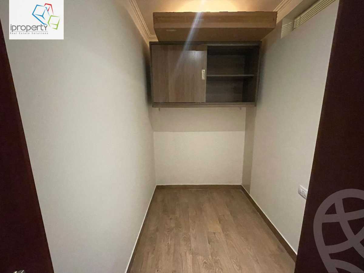 https://aqarmap.com.eg/ar/listing/6151972-for-rent-cairo-el-sheikh-zayed-city-compounds-kmbwnd-wyst-twn-swdyk