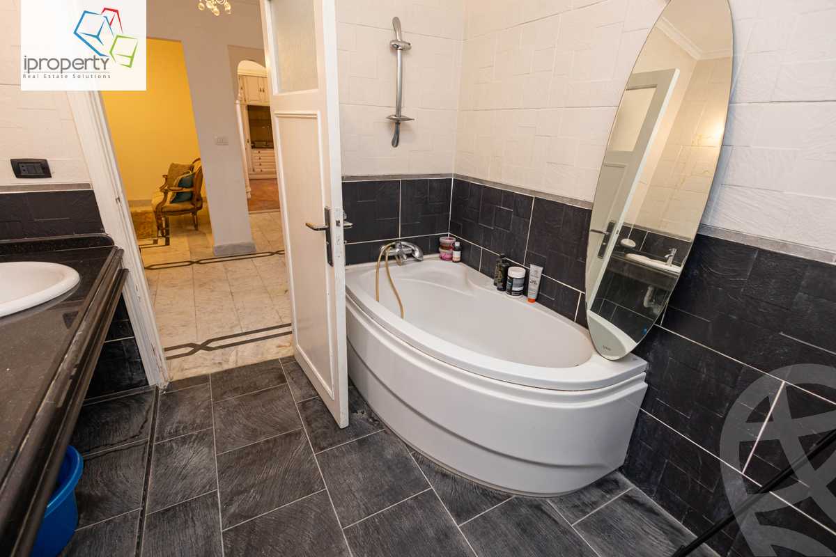 https://aqarmap.com.eg/ar/listing/6185790-for-sale-alexandria-lauran-shaarawy-st