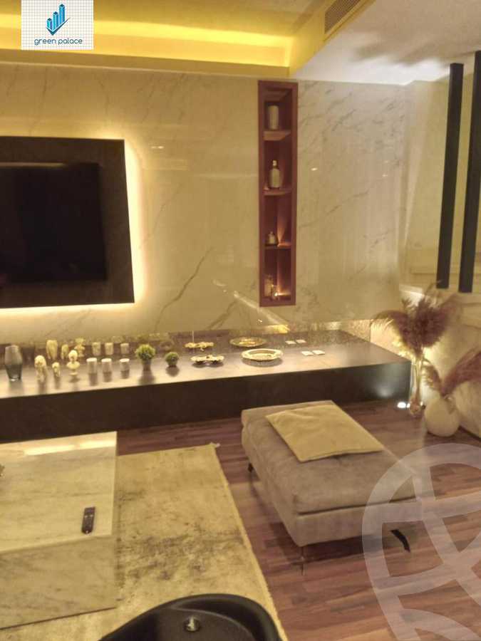 https://aqarmap.com.eg/en/listing/4260049-for-sale-cairo-el-sheikh-zayed-city-compounds-in-sheikh-zayed-royal-meadows