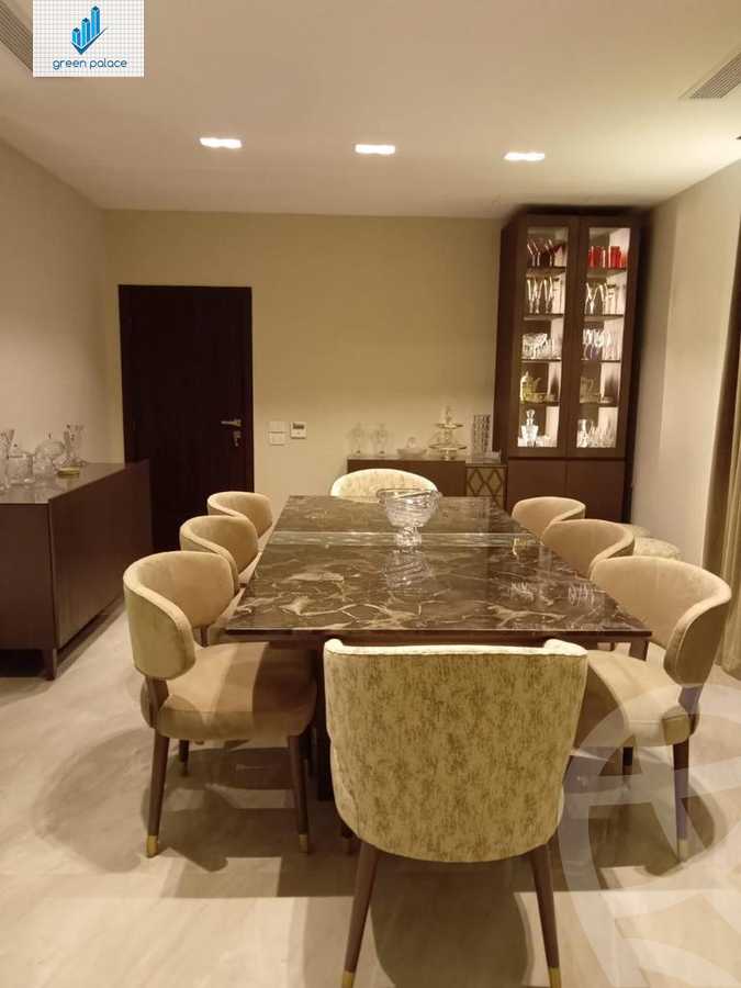 https://aqarmap.com.eg/en/listing/4260049-for-sale-cairo-el-sheikh-zayed-city-compounds-in-sheikh-zayed-royal-meadows